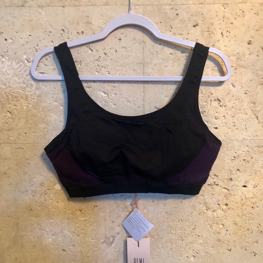 FABLETICS sports bra